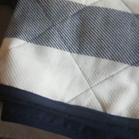 NWOT Threshhold picnic blanket with carry strap - Picture 2 of 6
